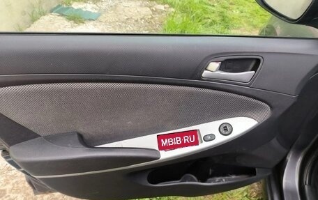 Hyundai Solaris II рестайлинг, 2013 год, 950 000 рублей, 33 фотография