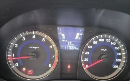 Hyundai Solaris II рестайлинг, 2013 год, 950 000 рублей, 38 фотография