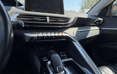 Peugeot 3008 II, 2018 год, 2 000 000 рублей, 6 фотография