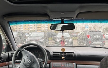 Audi A4, 1998 год, 300 000 рублей, 10 фотография