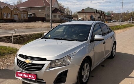 Chevrolet Cruze II, 2013 год, 550 000 рублей, 3 фотография