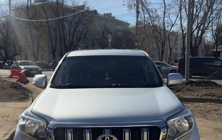 Toyota Land Cruiser Prado 150 рестайлинг 2, 2015 год, 3 900 000 рублей, 1 фотография