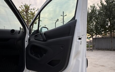 Peugeot Partner, 2021 год, 1 500 000 рублей, 13 фотография