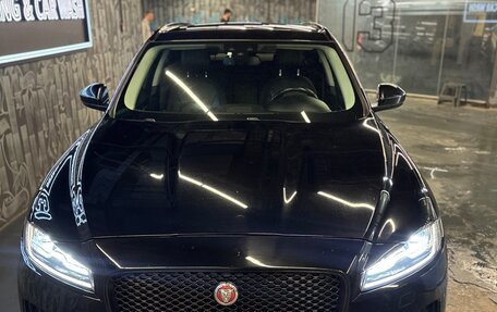 Jaguar F-Pace, 2017 год, 2 750 000 рублей, 2 фотография