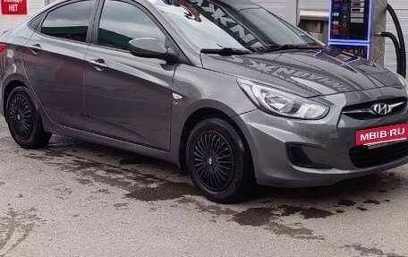 Hyundai Solaris II рестайлинг, 2011 год, 750 000 рублей, 5 фотография
