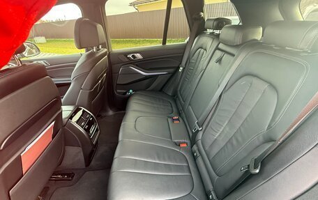 BMW X5, 2019 год, 5 750 000 рублей, 15 фотография