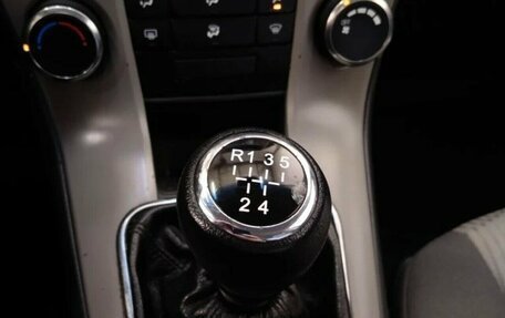 Chevrolet Cruze II, 2010 год, 597 400 рублей, 13 фотография