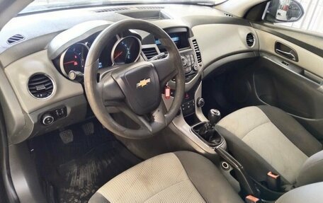 Chevrolet Cruze II, 2010 год, 597 400 рублей, 8 фотография