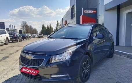 Chevrolet Cruze II, 2010 год, 597 400 рублей, 3 фотография