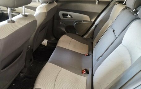 Chevrolet Cruze II, 2010 год, 597 400 рублей, 15 фотография