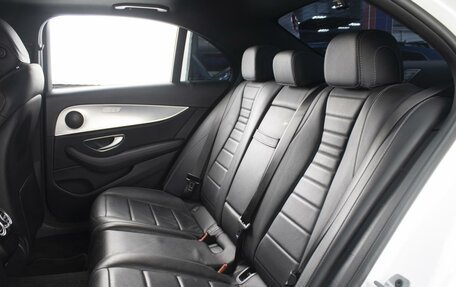 Mercedes-Benz E-Класс, 2020 год, 3 900 000 рублей, 8 фотография