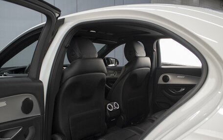 Mercedes-Benz E-Класс, 2020 год, 3 900 000 рублей, 10 фотография