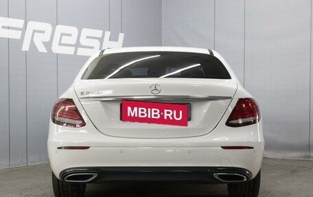 Mercedes-Benz E-Класс, 2020 год, 3 900 000 рублей, 4 фотография
