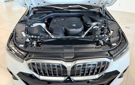 BMW 5 серия, 2025 год, 8 200 000 рублей, 10 фотография