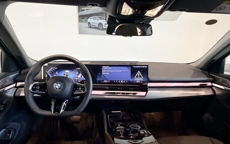 BMW 5 серия, 2025 год, 8 200 000 рублей, 15 фотография