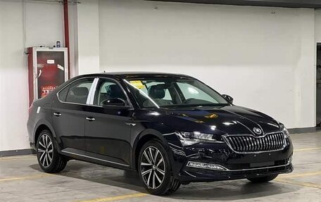 Skoda Superb III рестайлинг, 2025 год, 2 880 000 рублей, 3 фотография