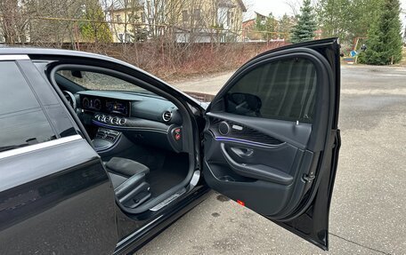 Mercedes-Benz E-Класс, 2018 год, 2 750 000 рублей, 36 фотография