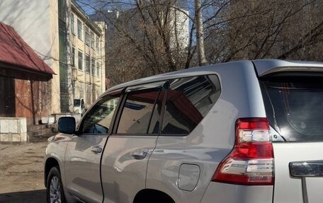 Toyota Land Cruiser Prado 150 рестайлинг 2, 2015 год, 3 900 000 рублей, 6 фотография