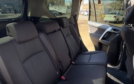 Toyota Land Cruiser Prado 150 рестайлинг 2, 2015 год, 3 900 000 рублей, 12 фотография