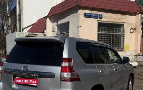 Toyota Land Cruiser Prado 150 рестайлинг 2, 2015 год, 3 900 000 рублей, 5 фотография