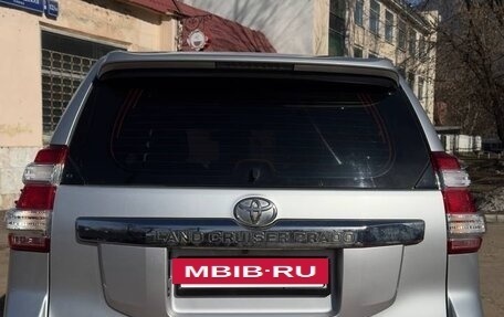 Toyota Land Cruiser Prado 150 рестайлинг 2, 2015 год, 3 900 000 рублей, 4 фотография