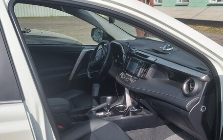 Toyota RAV4, 2016 год, 2 850 000 рублей, 6 фотография