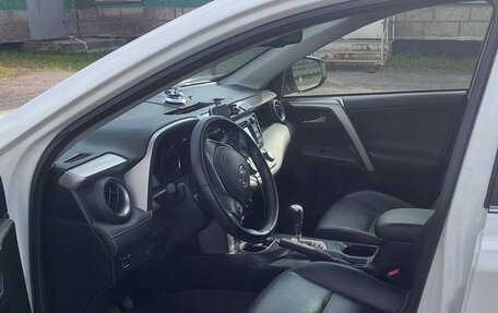 Toyota RAV4, 2016 год, 2 850 000 рублей, 8 фотография