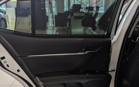 Toyota Camry, 2019 год, 2 850 000 рублей, 20 фотография