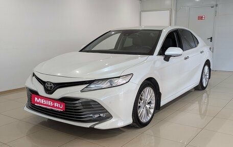 Toyota Camry, 2019 год, 2 850 000 рублей, 10 фотография
