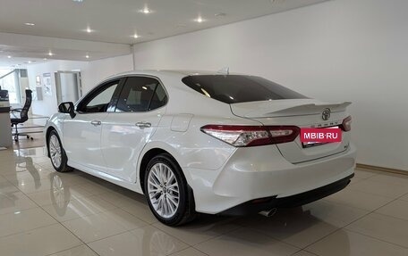 Toyota Camry, 2019 год, 2 850 000 рублей, 17 фотография