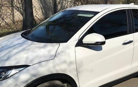 Honda Vezel, 2022 год, 1 630 000 рублей, 3 фотография