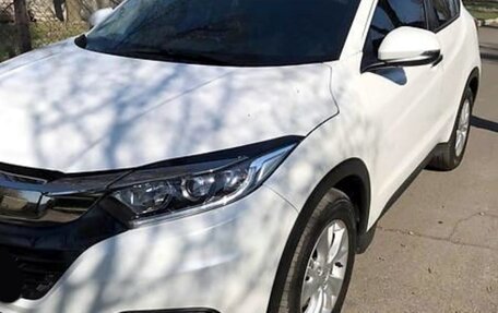Honda Vezel, 2022 год, 1 630 000 рублей, 2 фотография