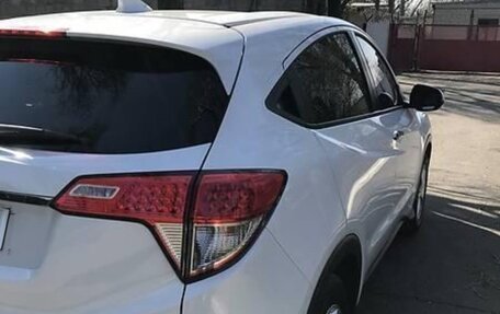 Honda Vezel, 2022 год, 1 630 000 рублей, 4 фотография