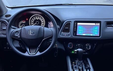 Honda Vezel, 2022 год, 1 630 000 рублей, 8 фотография