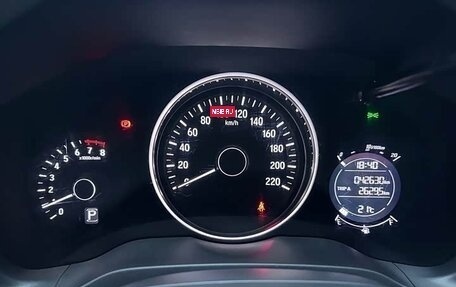 Honda Vezel, 2022 год, 1 630 000 рублей, 10 фотография