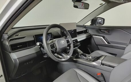 Toyota RAV4, 2026 год, 4 300 000 рублей, 16 фотография