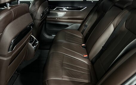 BMW 7 серия, 2018 год, 4 250 000 рублей, 10 фотография