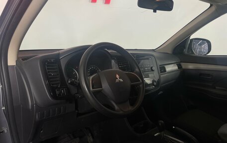 Mitsubishi Outlander III рестайлинг 3, 2013 год, 1 317 000 рублей, 10 фотография