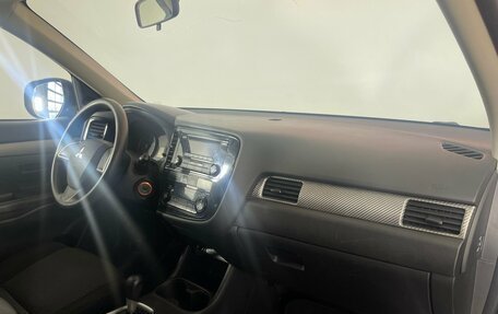 Mitsubishi Outlander III рестайлинг 3, 2013 год, 1 317 000 рублей, 11 фотография