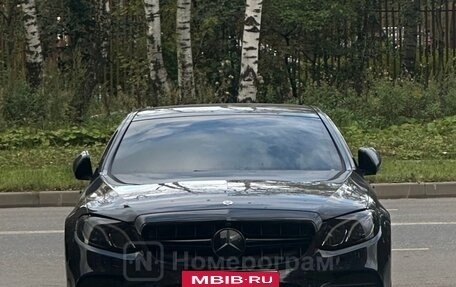 Mercedes-Benz E-Класс, 2019 год, 2 750 000 рублей, 1 фотография