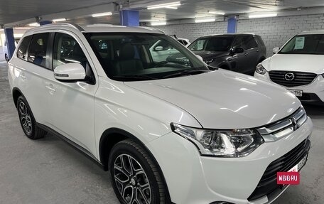 Mitsubishi Outlander III рестайлинг 3, 2014 год, 1 625 000 рублей, 3 фотография
