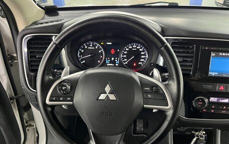 Mitsubishi Outlander III рестайлинг 3, 2014 год, 1 625 000 рублей, 13 фотография