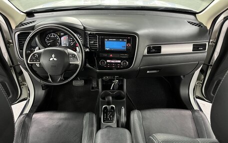 Mitsubishi Outlander III рестайлинг 3, 2014 год, 1 625 000 рублей, 16 фотография