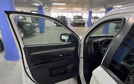 Mitsubishi Outlander III рестайлинг 3, 2014 год, 1 625 000 рублей, 10 фотография