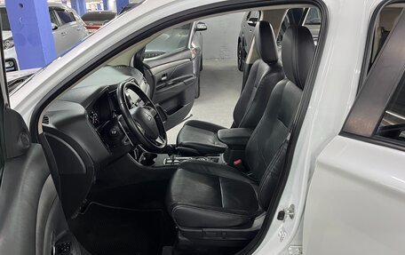 Mitsubishi Outlander III рестайлинг 3, 2014 год, 1 625 000 рублей, 19 фотография