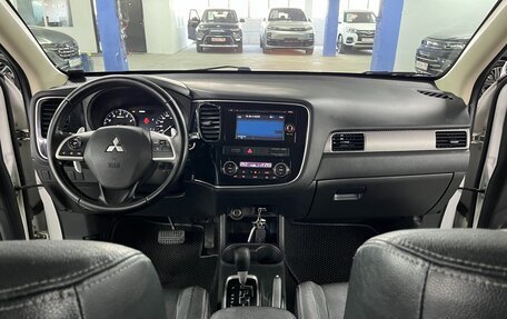 Mitsubishi Outlander III рестайлинг 3, 2014 год, 1 625 000 рублей, 17 фотография