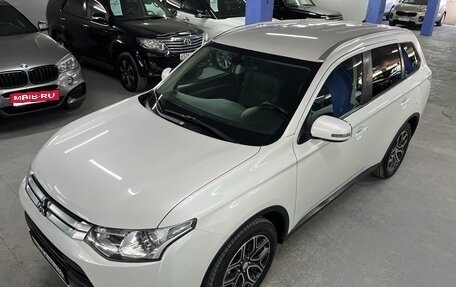 Mitsubishi Outlander III рестайлинг 3, 2014 год, 1 625 000 рублей, 9 фотография