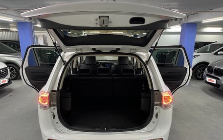 Mitsubishi Outlander III рестайлинг 3, 2014 год, 1 625 000 рублей, 23 фотография