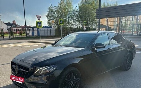 Mercedes-Benz E-Класс, 2019 год, 2 750 000 рублей, 2 фотография