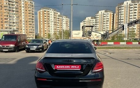 Mercedes-Benz E-Класс, 2019 год, 2 750 000 рублей, 5 фотография